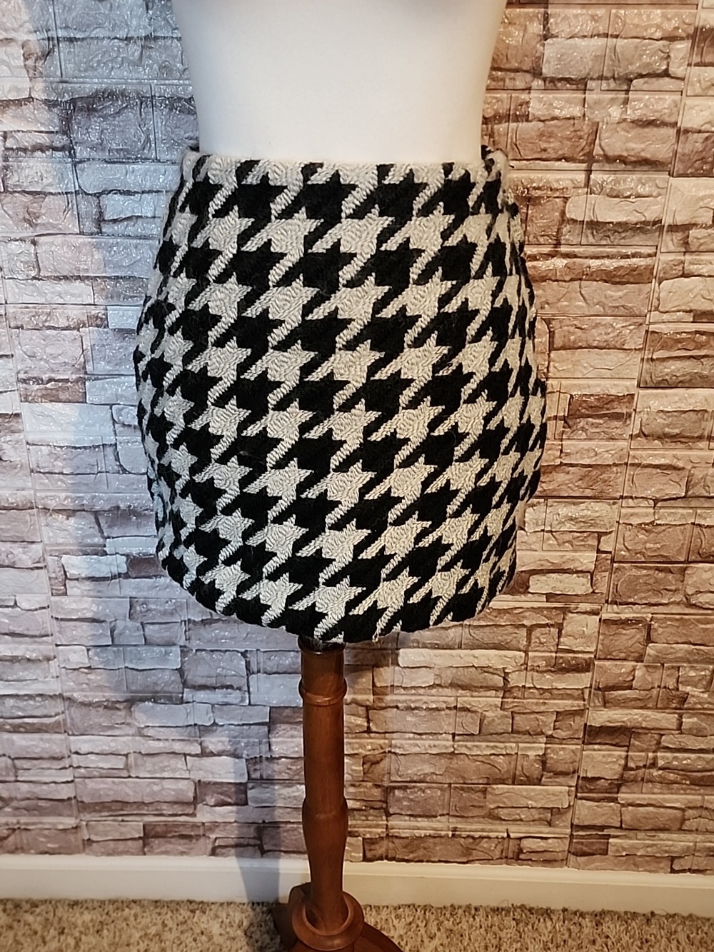 H&M Houndstooth Black and Gray Skirt Perfect For  Fall Winter